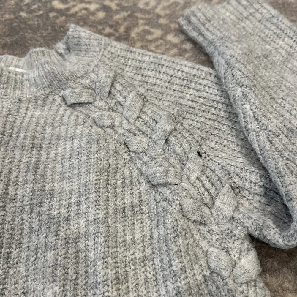 ZARA FANCY COLLECTION GRAY LACED UP SWEATER KIDS